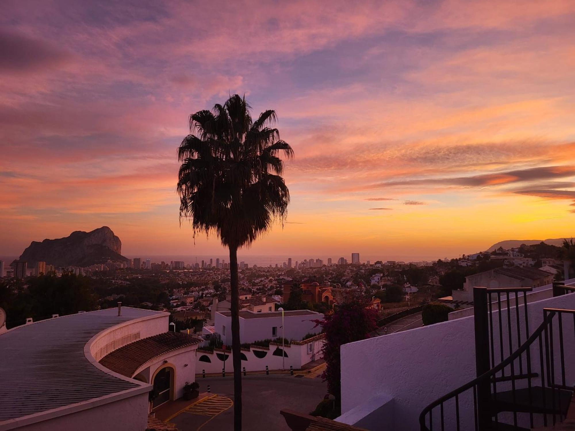 Casa Sunrise - Costa Blanca House With Rooftop, Swimming Pools And Panoramic Sea And Calpe Views Exterior photo