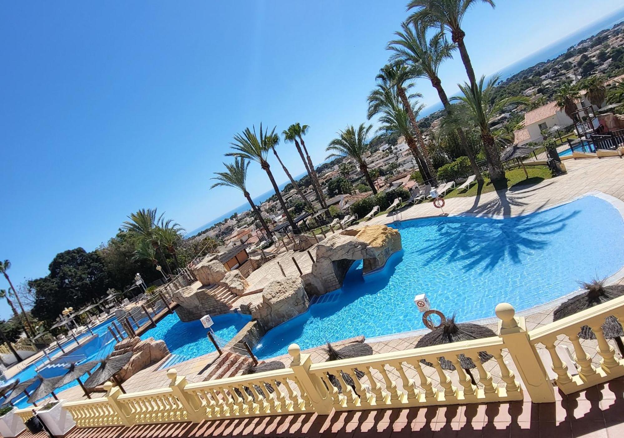 Casa Sunrise - Costa Blanca House With Rooftop, Swimming Pools And Panoramic Sea And Calpe Views Exterior photo