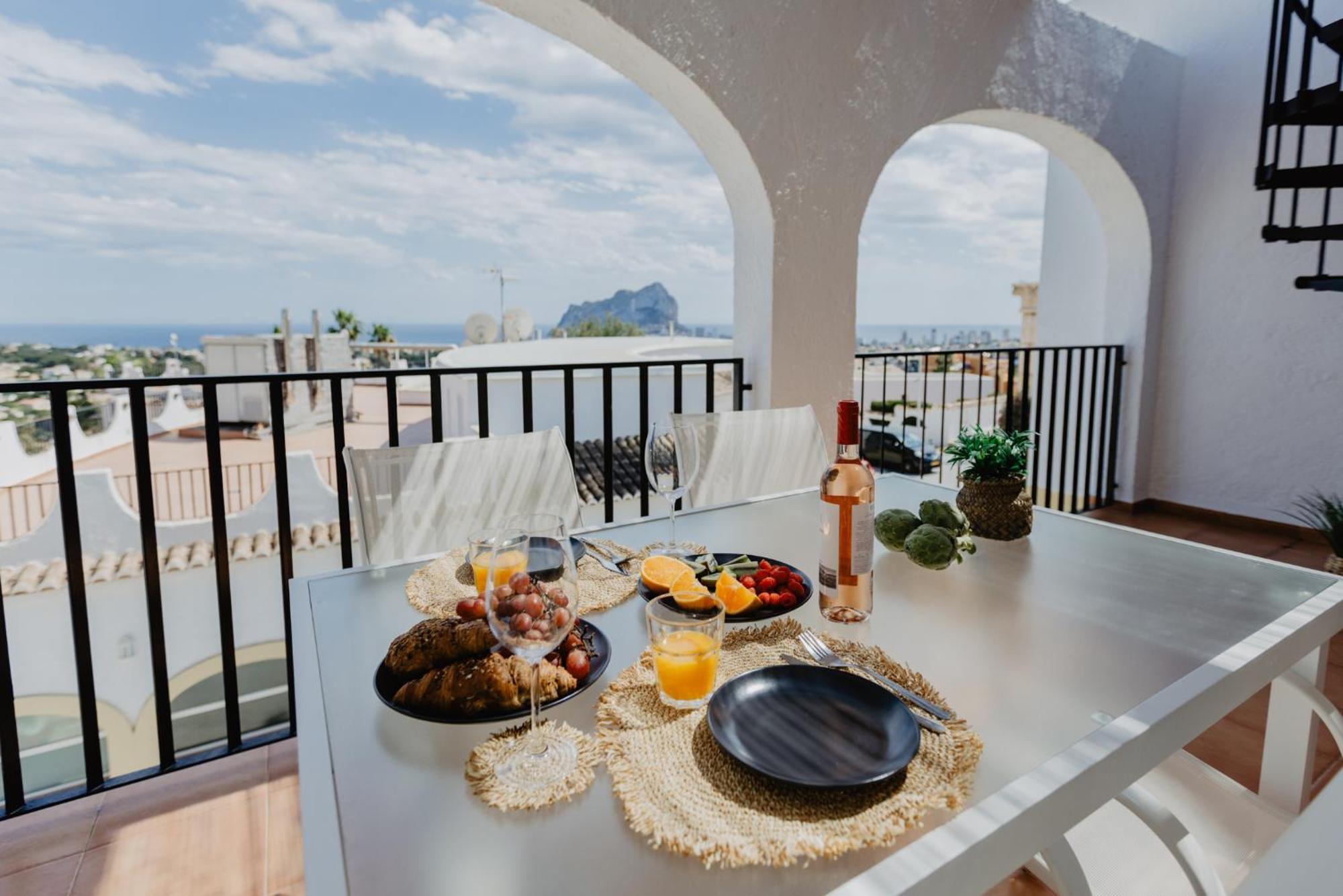 Casa Sunrise - Costa Blanca House With Rooftop, Swimming Pools And Panoramic Sea And Calpe Views Exterior photo