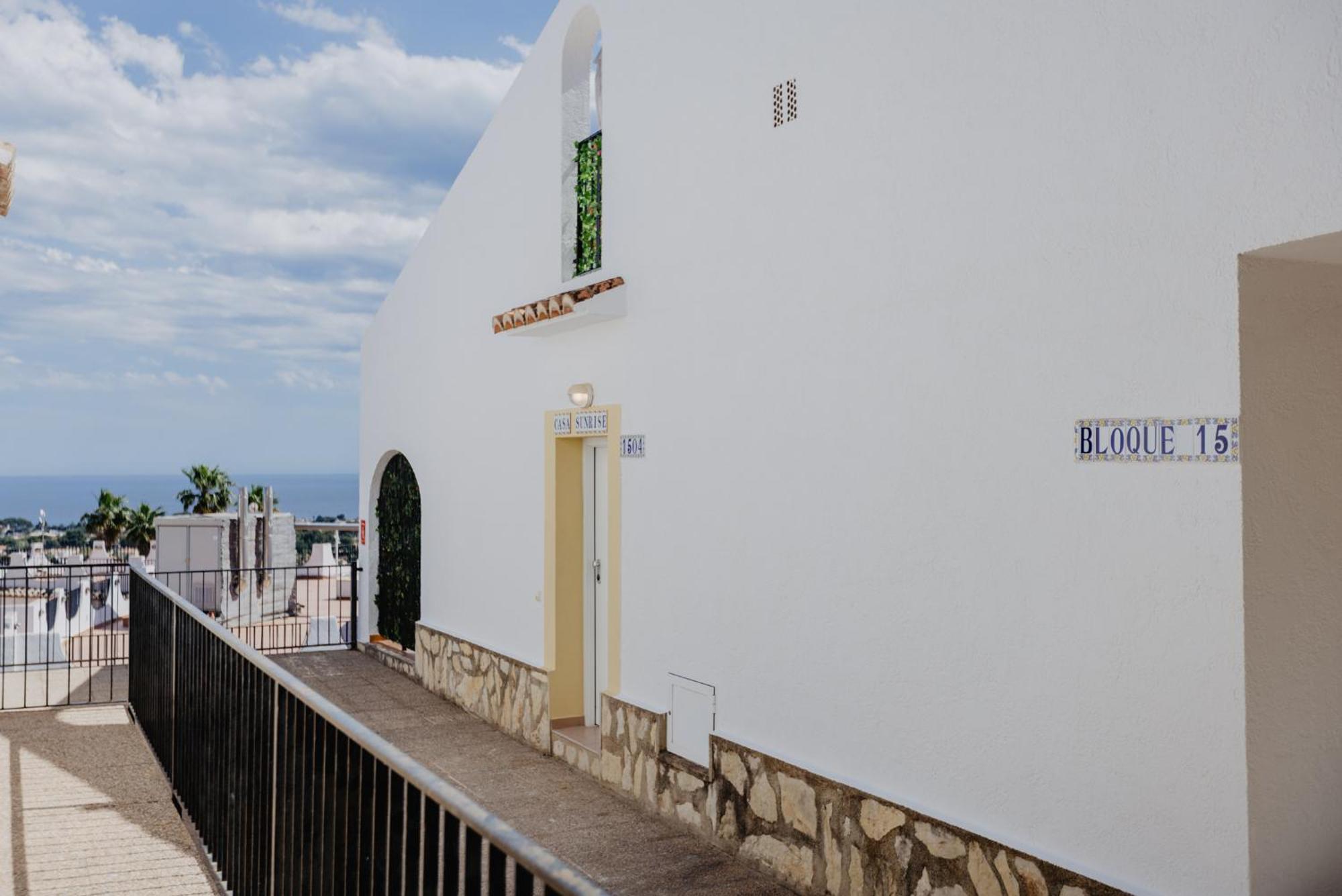 Casa Sunrise - Costa Blanca House With Rooftop, Swimming Pools And Panoramic Sea And Calpe Views Exterior photo